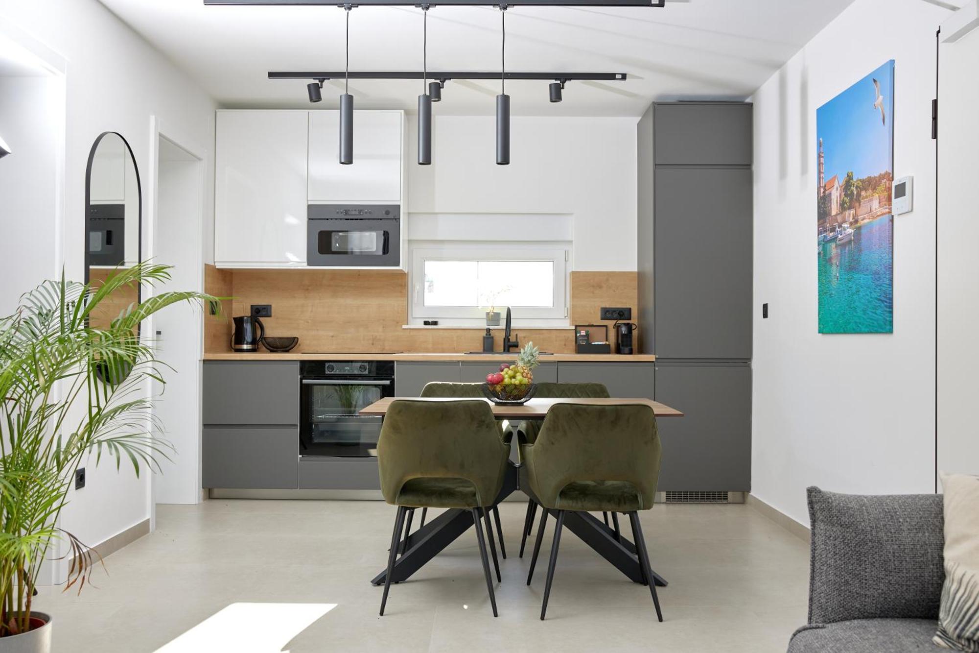Urban Apartment *